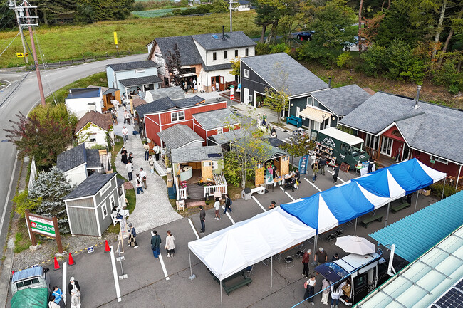 【イベントレポート】木製小屋キット・ガレージ販売のグリーンベルが長野県本社展示場にてマルシェイベントを開催 初回ながら約600名が来場