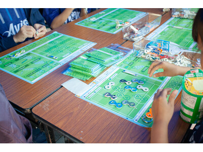 廃棄サッカーボールがキーホルダーに生まれ変わる。環境問題を考えるワークショップをアビスパ福岡と開催！イベ...