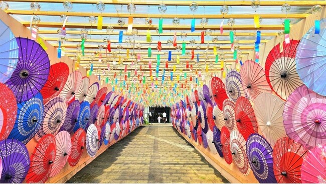夏休みクイズラリー「天下分け目の風鈴探検隊」初開催、風鈴6,000個、和傘400本に隠された謎を解け