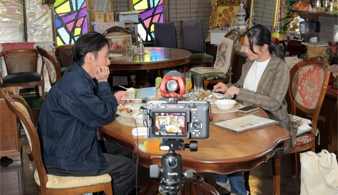 日常の一瞬をテーマに、思わずニコッと笑顔になれるかもしれない縦…