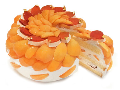 カフェコムサは毎月22日がショートケーキの日！4月は初夏の味「高倉びわ」のショートケーキが登場