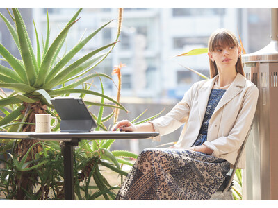 新しいお仕事スタイル！ルミノーゾ・コムサのライダースジャケットとパッチワーク風レースシリーズ