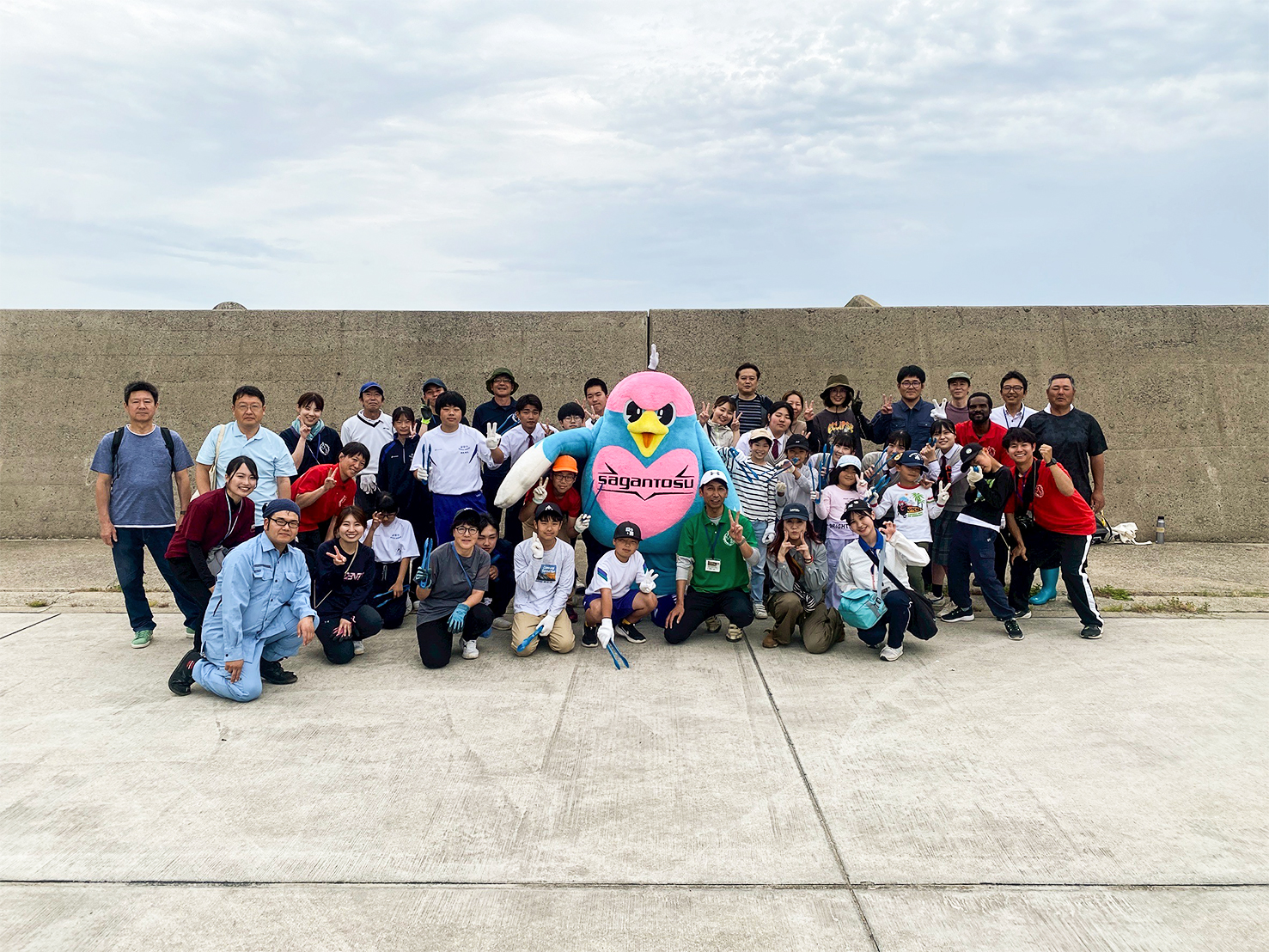 離島から発信するサステナブルアイランドの未来―佐賀県・馬渡島で大規模ビーチクリーン＆アップサイクルイベント開催！