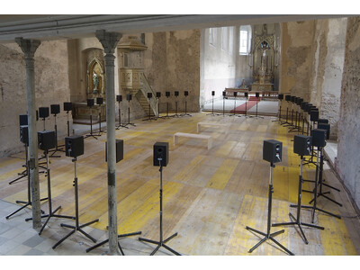 巡回展「ジャネット・カーディフ　40声のモテット」が丸亀市猪熊弦一郎現代美術館で完結。12月13日（土）より開催。