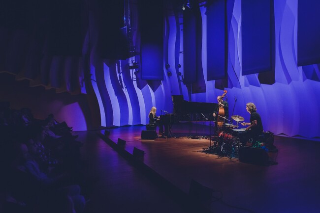 今年のジャズプロにはフランクフルトからアンケ・ヘルフリッヒ トリオが来日します！【横濱 JAZZ PROMENADE 2025 今年の見どころ第１弾】