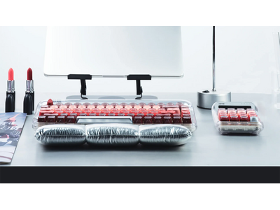 �O�z������ЁALofree DOT�V���[�Y�̐V�F�FLipstick�L�[�{�[�h���e���L�[�p�b�h�̓��{�����̔��J�n