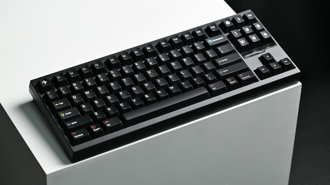 Keyreative ~ Kapowaz̋vWFNg2euKAP White on BlackvL[LbvADIGIARTɂė\̔JnB
