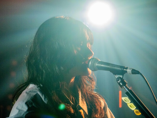 【ライブレポート】 ラナメリサ、初の自主イベントで魅せた吐息までブルージーな歌声の素晴らしさ