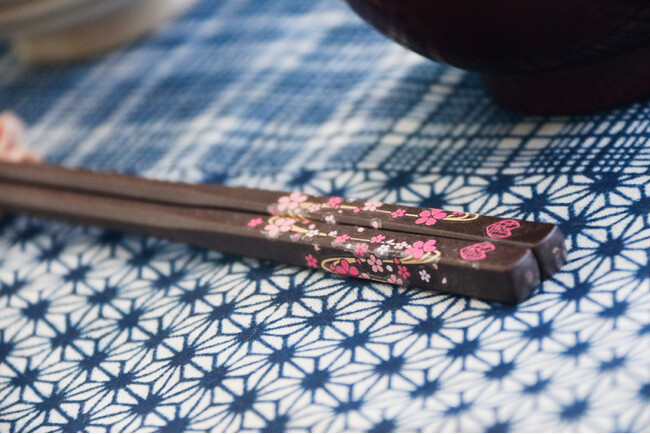 100年の歴史を感じる特別な一膳。早乙女の桜並木の伐採木を活用したお箸「Re:Hashi」栃木県さくら市で好評発売中