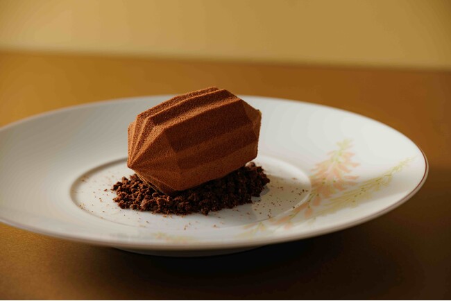 フランス・パリ発のショコラ専門店「アラン・デュカス・ショコラ・パリ」よりカカオの芳醇な味わいと秋の味覚が織りなす「秋冬限定コレクション」を発表