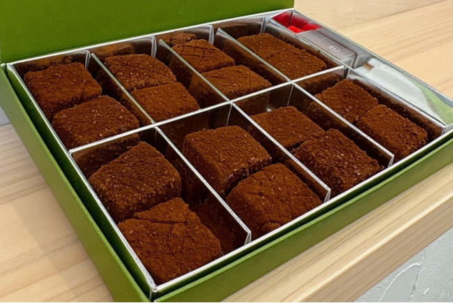 蒟蒻をコンポートして生チョコ仕立てに。“罪悪感のない”新感覚ショコラ、菓子たかむらより新発売