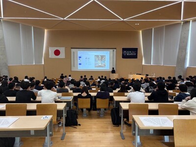 環太平洋大学にてEraX代表の松本がAI活用に関する授業を実施