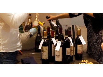 「Winomy（ワイノミ）」がワイン持ち寄りイベントを開催！オーストラリアの高級ワイン「グランジ」をみんなで味わおう！