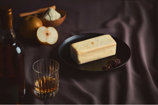 【秋季限定】F CHOCOLATから旬の梨と干し葡萄を合わせたチーズテリーヌが登場!「ラム酒香る和梨のチーズテリーヌ」をお届けします。