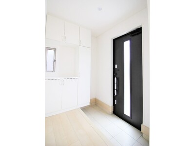 “狭い空間”を豊かに彩る 新ミニシーリングライト発売