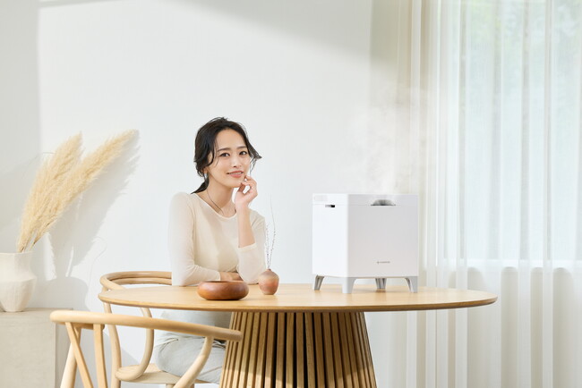 【安全まで考える近藤千尋さんが公式モデルに就任】家族にやさしい加湿器の魅力を自然体の笑顔で表現