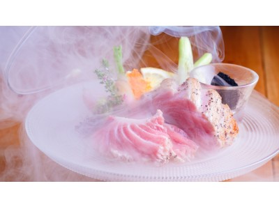 「本マグロの大トロ燻製レアステーキ」をお盆期間限定 半額でご提供！　マグロ料理専門店『鮪氏 Mr.TORO(ミスタートロ) 』新宿西口店