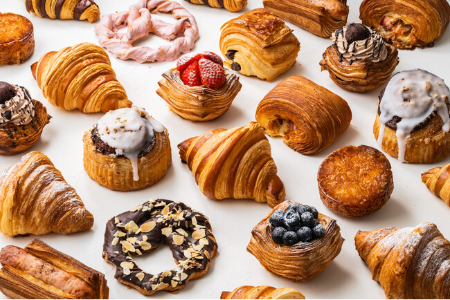 “特別な日常に寄り添う”ベーカリーブランド「EX LIBRIS」4月23日、大阪市内に3店舗同時オープン｜クロワッサン食べ放題も展開