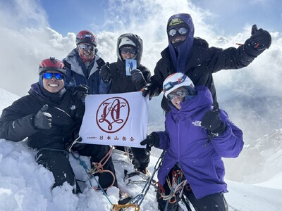 ヒマラヤ未踏峰「ビジョラ・ヒウンチュリ」に登頂