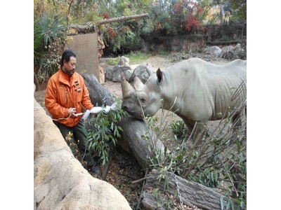 大阪大学情報科学研究科×天王寺動物園×ナレッジキャピタル       動物たちの自然行動を、リアルな振動で再現！「アソブレラZoo」本日より展示開始                   