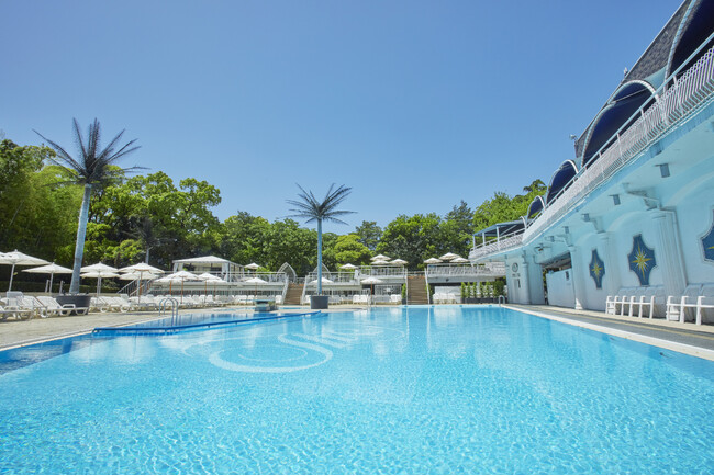 暑さ、逃げ場あります。都会のオアシス『GARDEN POOL』で涼やかなひとときを！
