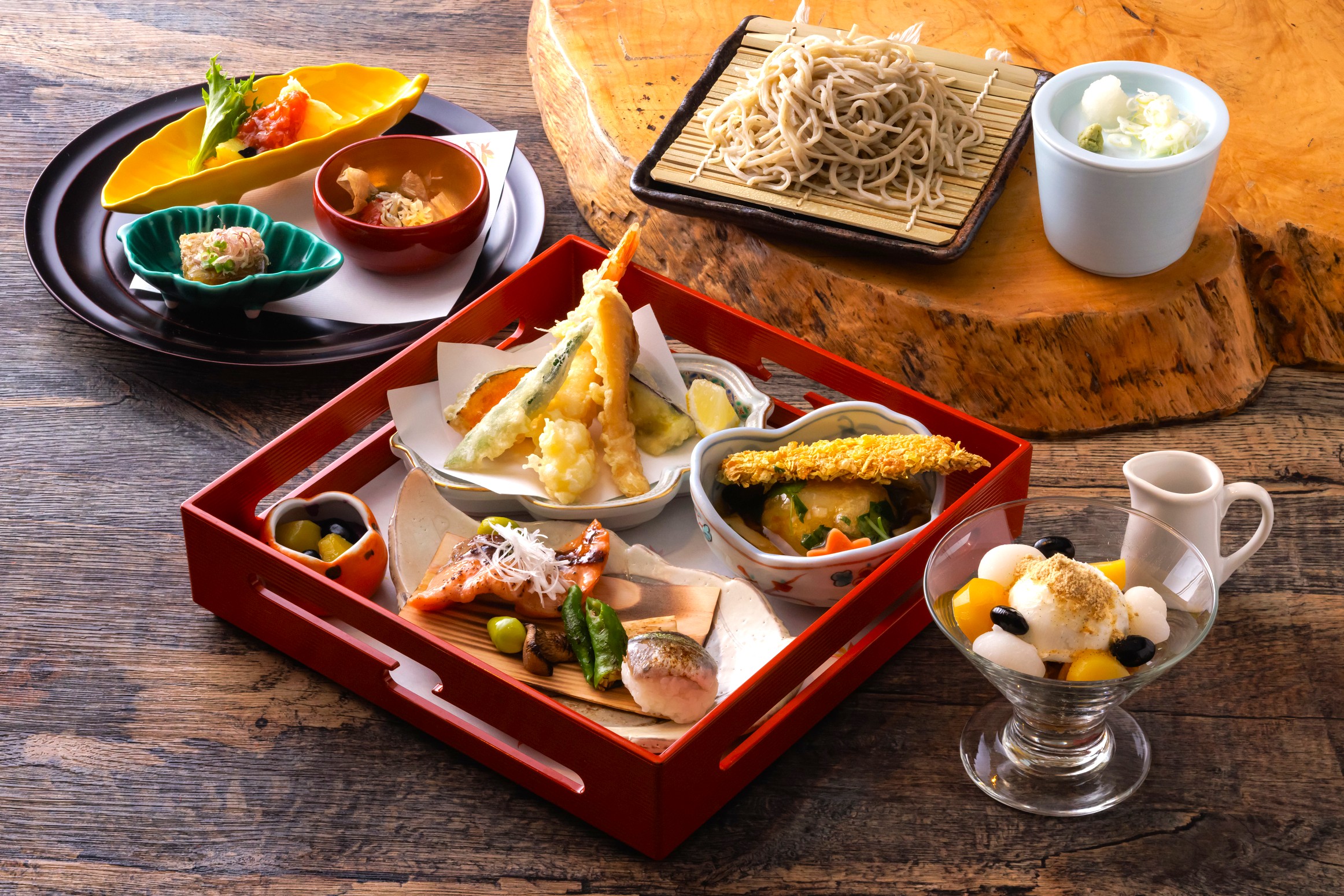 秋の恵みを一度に堪能！“松茸入り旬彩箱と手打ちそば”を堪能！