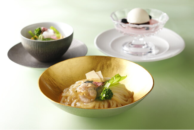 春限定！旨味凝縮の蛤ジュレをまとった「豊前裏打会」の冷製うどんが登場。