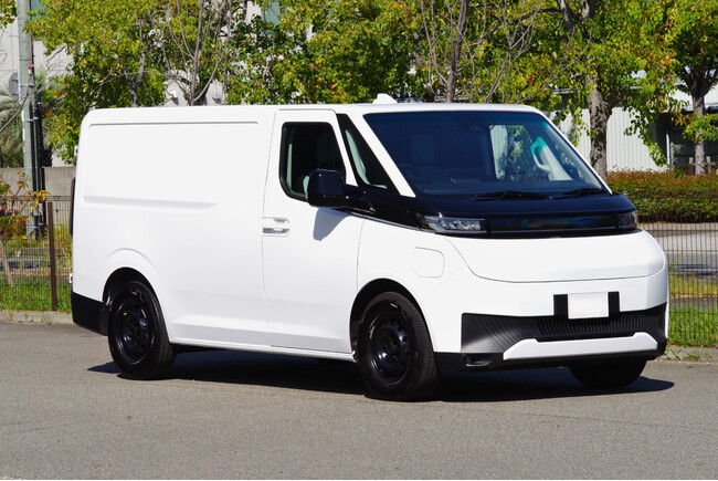 高性能1トン積載クラス商用EV「F11シリーズ」に３人乗りモデルが新登場