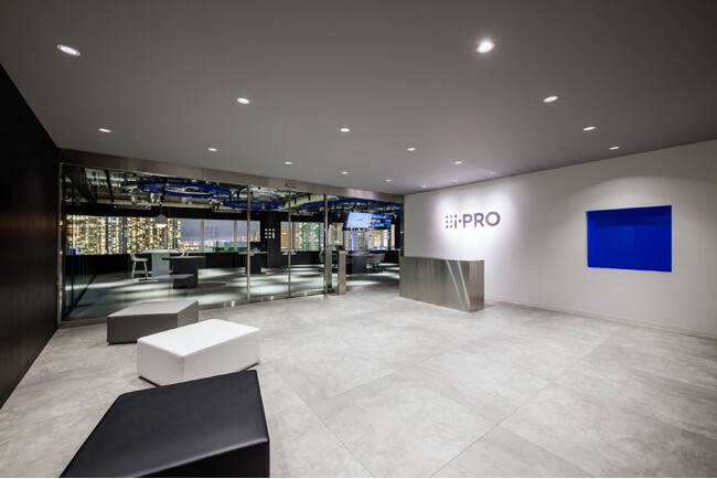 i-PRO、AIMS認証取得で「責任あるAI活用」を強化～ニュートン・コンサルティングが支援した倫理的なAI活用基盤の構築～