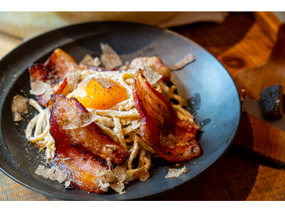 【新商品】燃えるチーズの中で仕上げるパスタ「厚切りイベリコ豚ベーコンとトリュフのカルボナーラ」を販売開始します。恵比寿CheeseTavernCASCINA