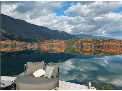 「ao LAKESIDE CAFE」＆「Hakuba Zekkei Sauna “ao”」三段紅葉が彩る青木湖で、この時期だけの特別な体験を。