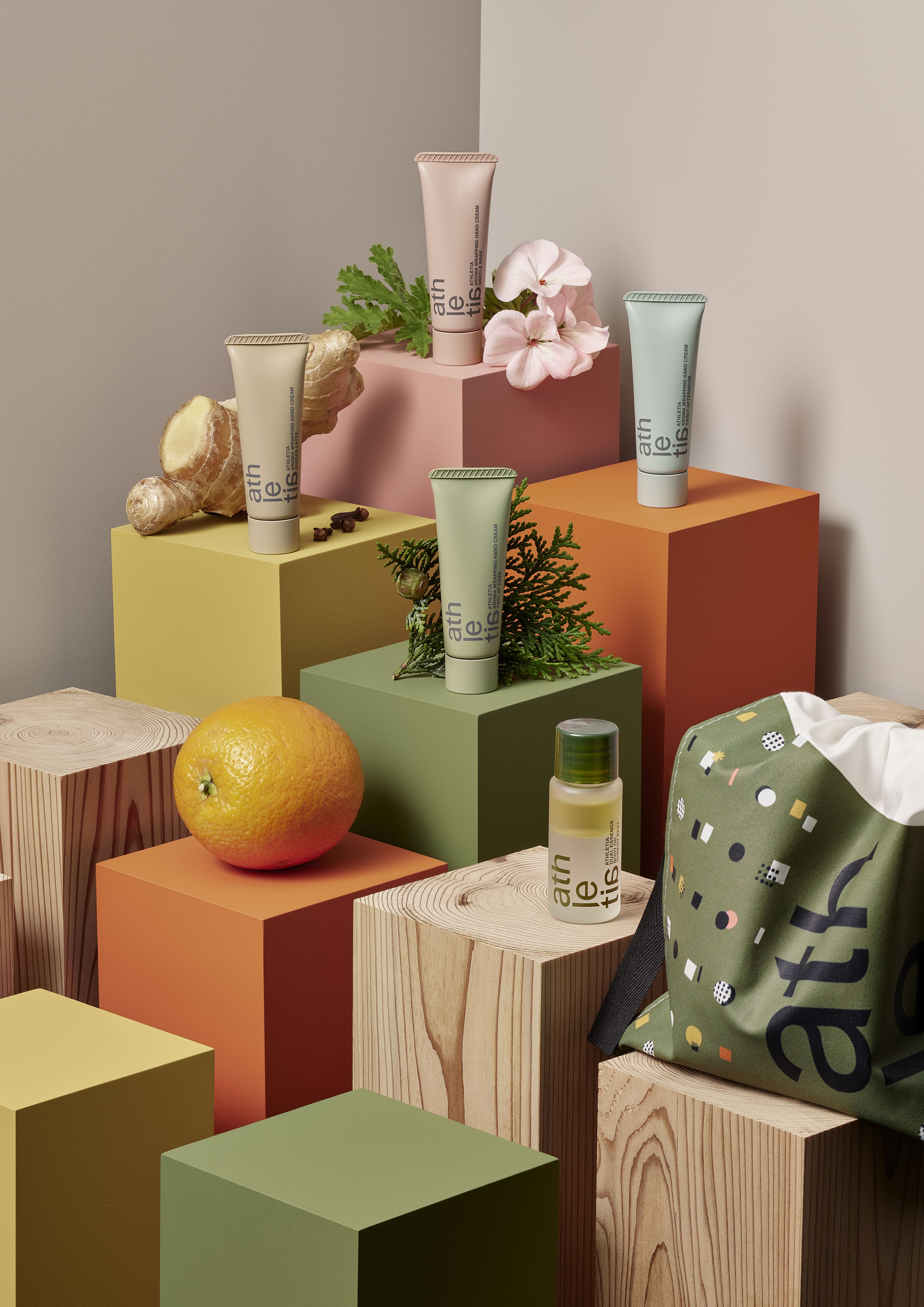 【athletia】香りが気持ちを色づける。大切な人に新しい＜発見＞を贈る。10月28日(金)、athletiaからホリデーキットが発売。