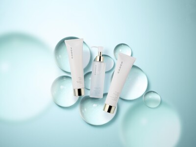 “艶”の美しさを追求するSUQQUから、肌の“艶を起動させる力”を持つようなクレンジング2種と洗顔料が登場