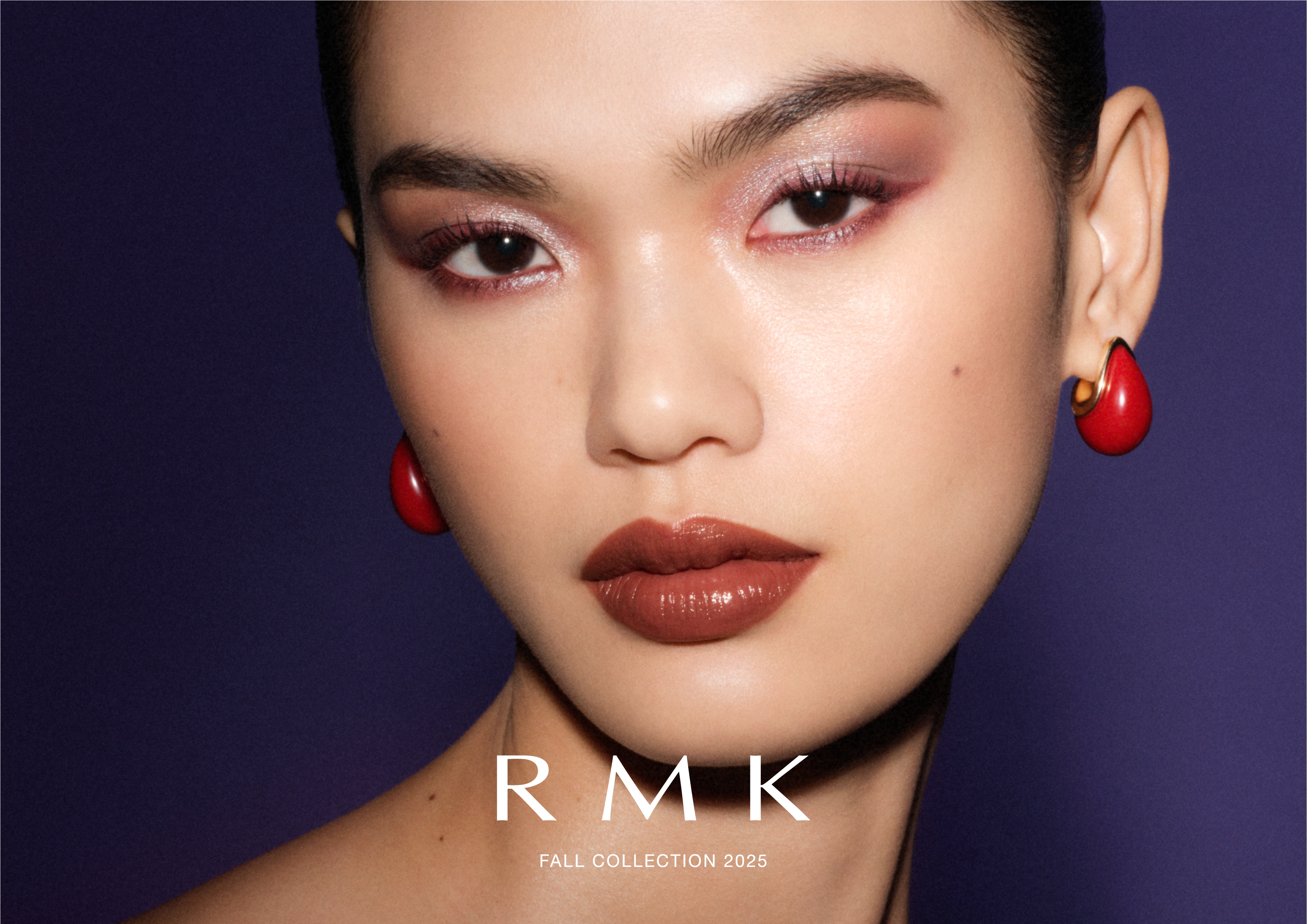 RMKから、秋コレクションが発売。角度によって色や輝きが変化するアイシャドウや、美しい発色とベルベットのようなつやめきの新リップが登場！