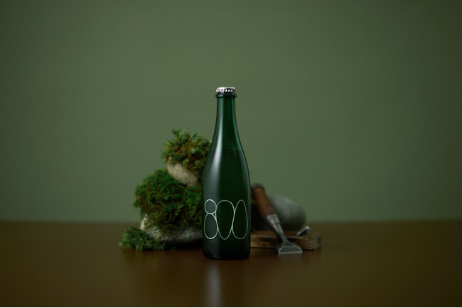 LINNE、クラウドファンディングで1000万円以上を集めた革新的なSAKE『800（ヤオ）』の一般販売を開始