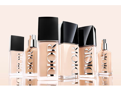 近づくほどに完璧　新生ディオール フォーエヴァー