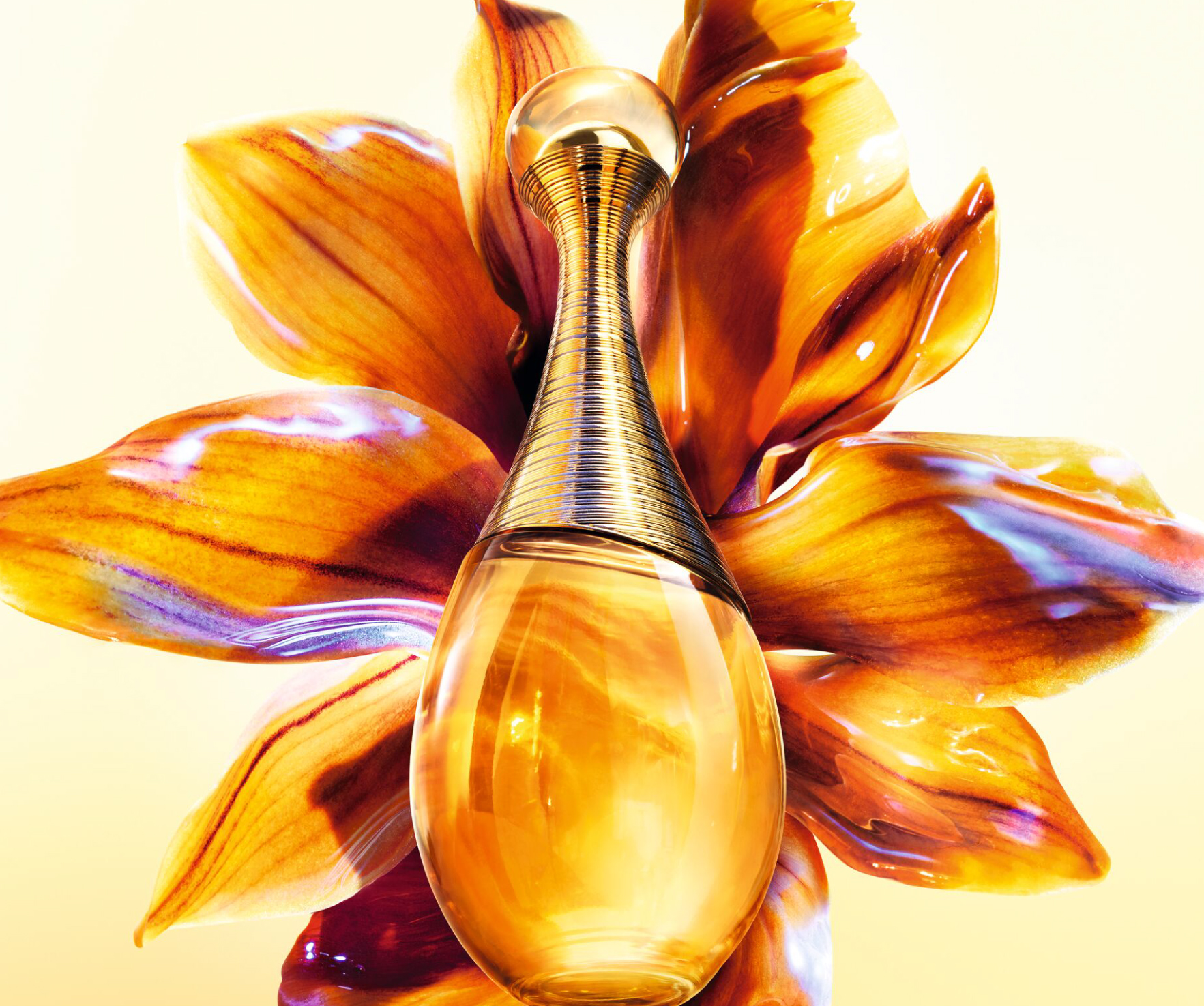 花々の色彩と芳香がピークを迎え、満ちていくゴールドの雫。ジャドール インテンス誕生