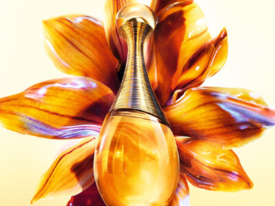 花々の色彩と芳香がピークを迎え、満ちていくゴールドの雫。ジャドール インテンス誕生