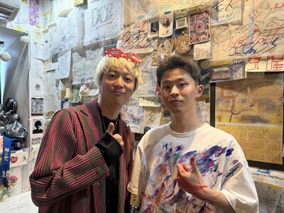 万博個展で活躍するMUSASHIの当日のケアを一手に担うセラピスト