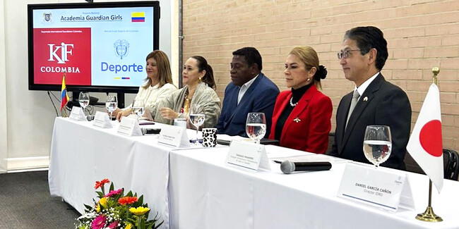世界初、南米コロンビア共和国でガーディアン・ガールズ・コロンビアが同国スポーツ省と共催した国家女性支援プログラムを完遂