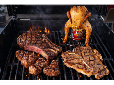 【GW初日、大阪ベイのホテル屋上で豪快肉三昧！】4月29日「肉の日」に、ビア缶チキンとトマホークが並ぶ限...