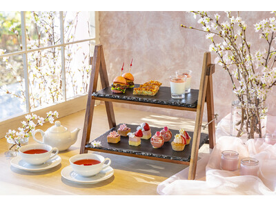 開業初の「桜×いちごアフタヌーンティー」を春の期間限定で提供