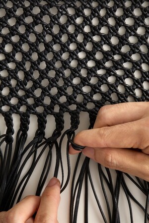 Cafune / カフネ　職人技が輝く手編みのレザー メッシュ バッグ「Woven（ウーブン）Collection」が登場　編み込みレザーを纏った新たな表情で、5月28日（木）より順次新発売