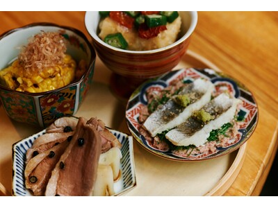 【東京・北千住】旬の食材が楽しめる“酒呑が通いたい酒場”『酒呑倶楽部アタル』、グランドメニューをリニューアル。オープン8年目を機に、新名物「わっぱ盛り 四種」など“酒呑のツボ”を押さえたメニューを拡充