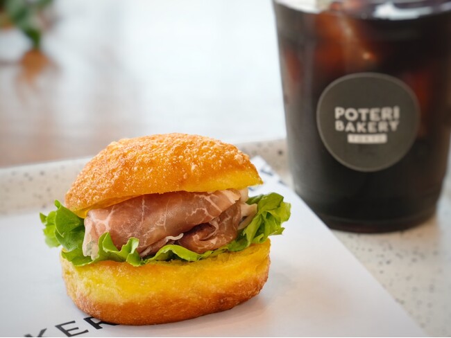 「POTERI BAKERY -TOKYO-」話題必至！生ハム×生ドーナツの新感覚ドーナツ、先行試食＆テスト販売スタート