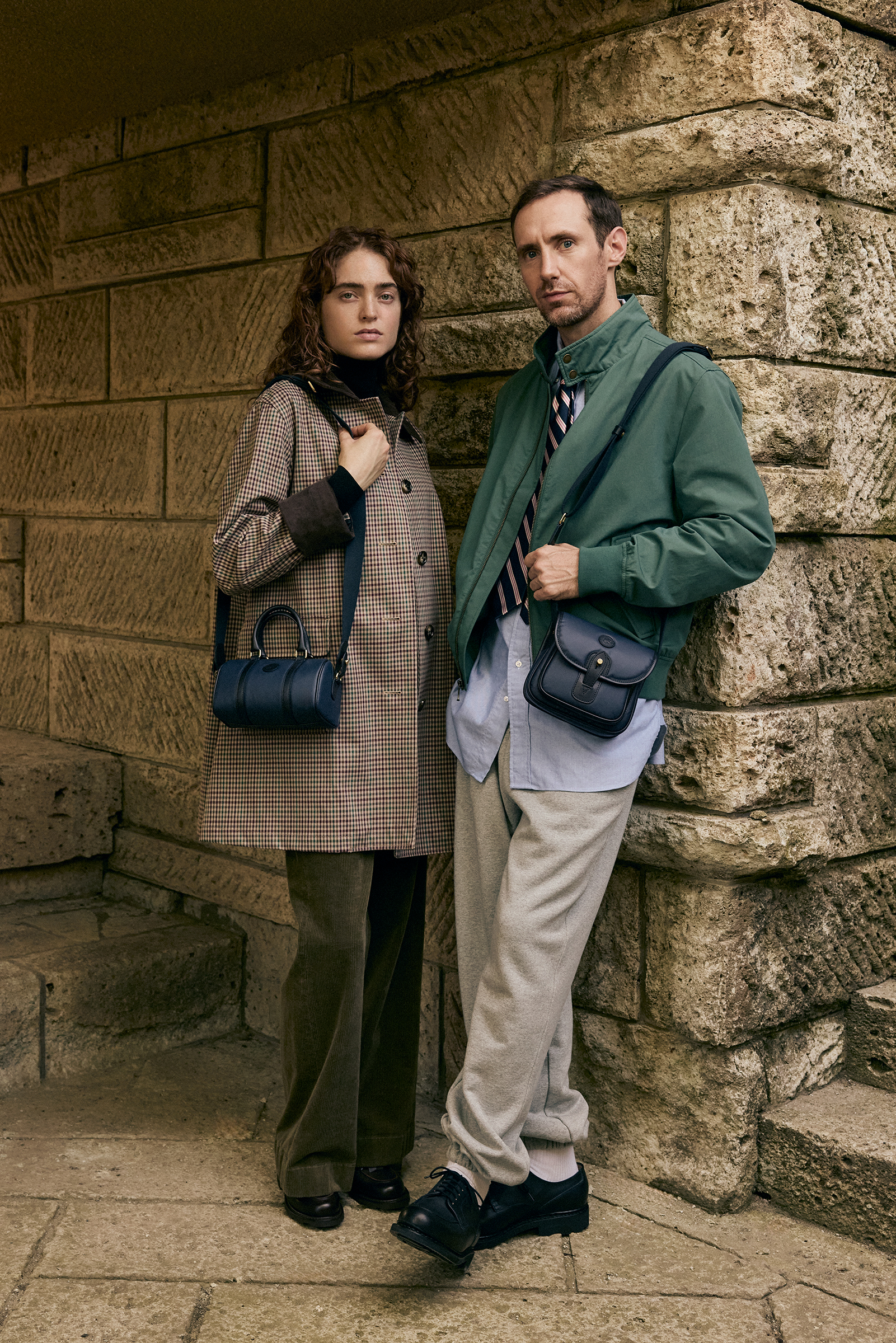 「ハンティングワールド」創設 60 周年を飾るコラボレート 「ブルックス ブラザーズ」との協業で生まれたアメリカントラッドバッグ