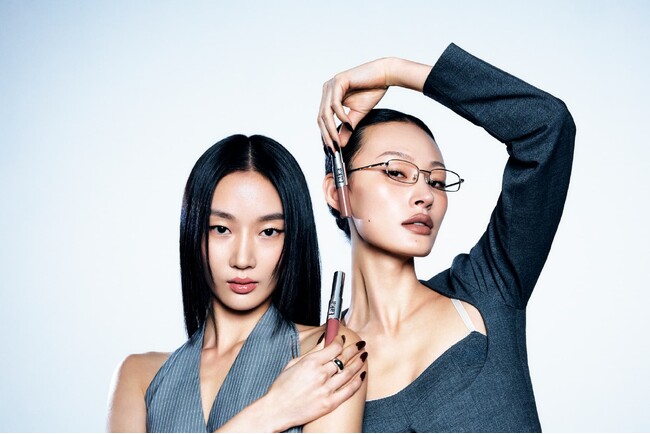 【Laka】1本で2wayの仕上がりを楽しめる『パーフェクトツインリップ』新商品