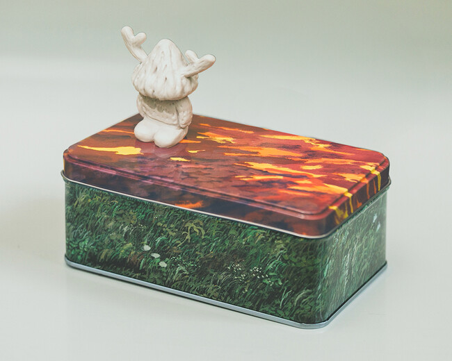 プレスリリース「【 現代美術作家 平子 雄一 × 白十字 】岡山県出身のアーティストと創業68年の老舗菓子店とのコラボクッキー缶を発売。」のイメージ画像