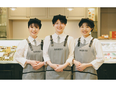 老舗菓子店・白十字、全店制服を刷新。 ユナイテッドアローズと共同開発し、“自分らしく働ける現場”へ