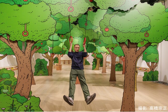 プレスリリース「明日から開幕！「ヨシタケシンスケ展かもしれない たっぷり増量タイプ」つり輪の森で足の裏を地面から離してみよう！」のイメージ画像